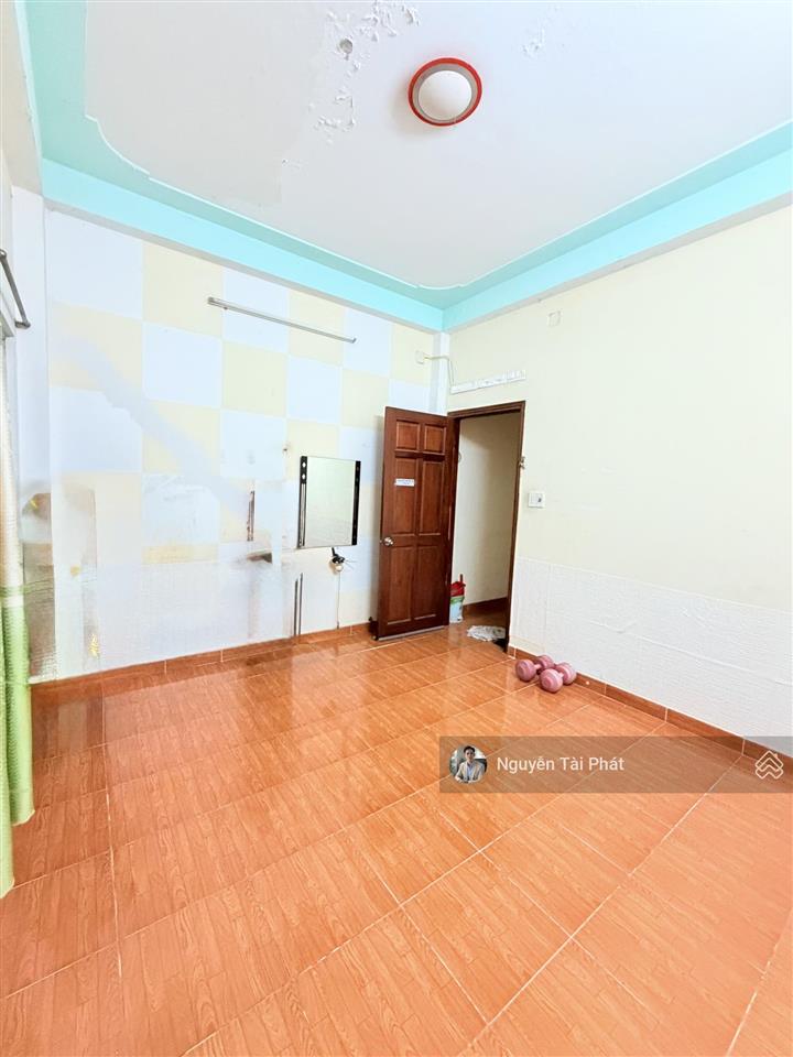 Nhà riêng 3 tầng  một đời chủ  83.9m2, 4pn, mtkd đường nhựa 7m, ngay kdc bộ công an  9,2 tỷ tl