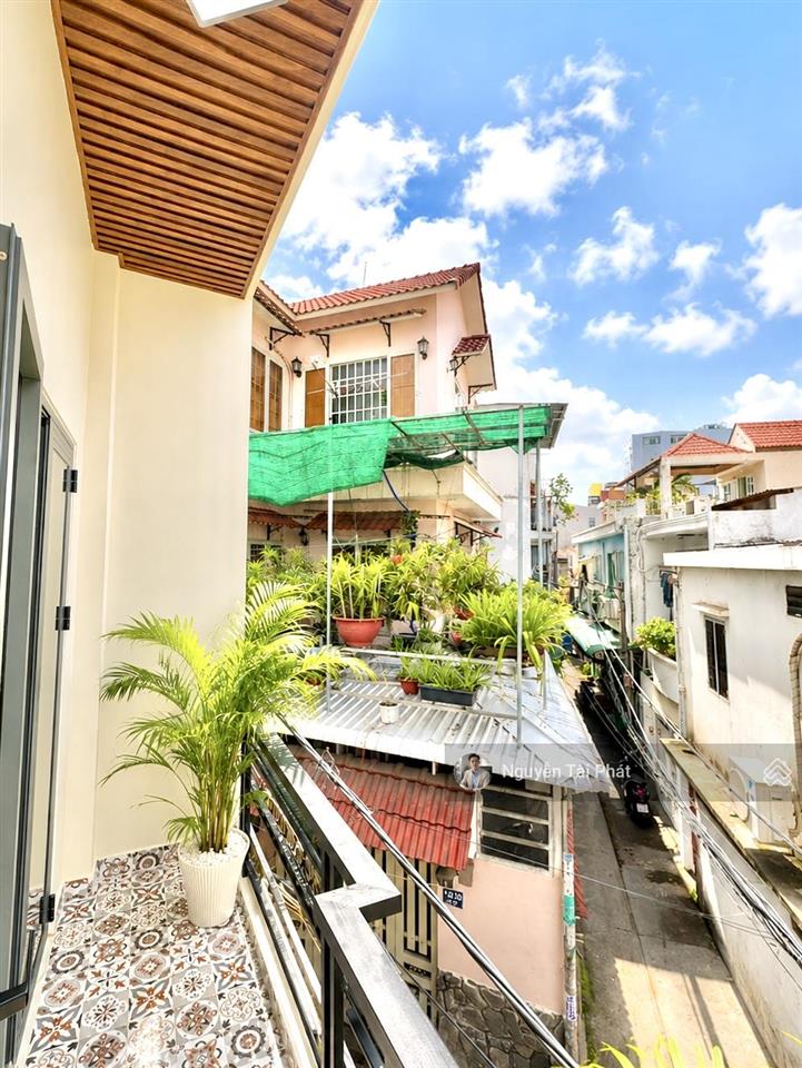 Nhà đẹp 2 tầng  ngay đh tài chính marketing 30m2 2pn  full nội thất, shr, hẻm an ninh  4.65 tỷ