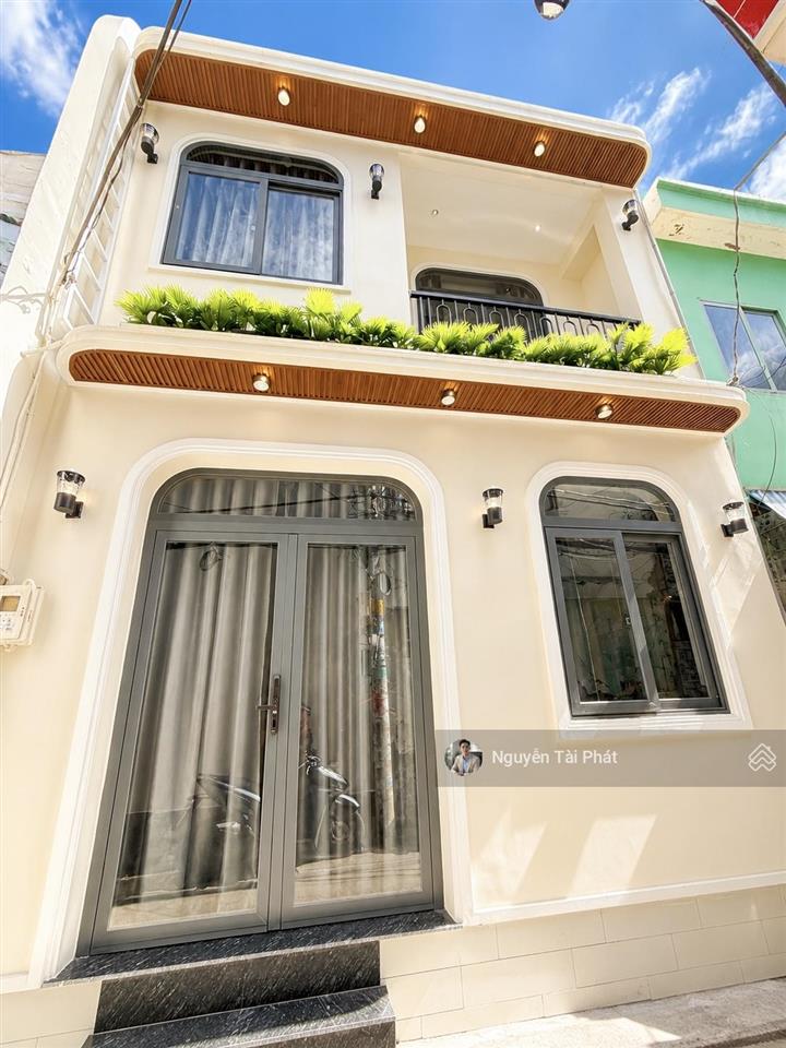 Nhà đẹp 2 tầng 32m2  80m ra mt, 2pn rộng, full nội thất xịn  cách coop mart chỉ 500m, giá 4.58 tỷ
