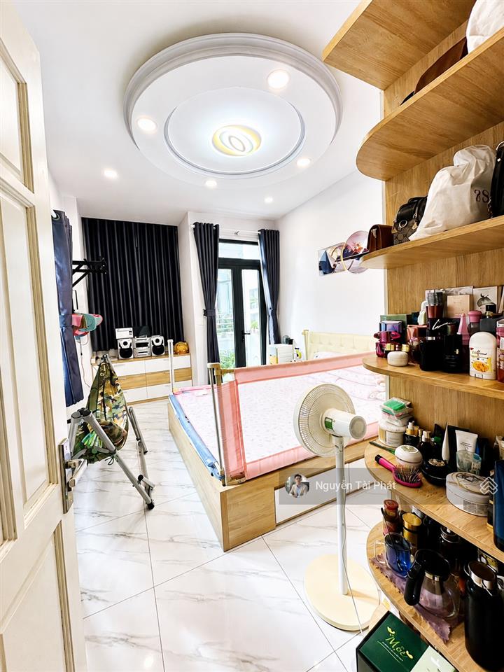 Nhà đẹp 4 tầng 44,4m2 5pn  tặng nội thất xịn  hẻm 4m cách ubnd phường phú thuận 300m  6,7 tỷ tl