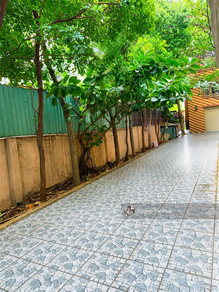 Mặt tiền kinh doanh  hoàng quốc việt 367m2 3 tầng  ngang 12m, 4pn siêu rộng  tiện xây mới  51tỷ
