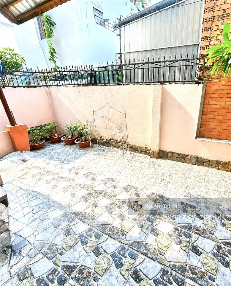 Mặt tiền kinh doanh  hoàng quốc việt 367m2 3 tầng  ngang 12m, 4pn siêu rộng  tiện xây mới  51tỷ