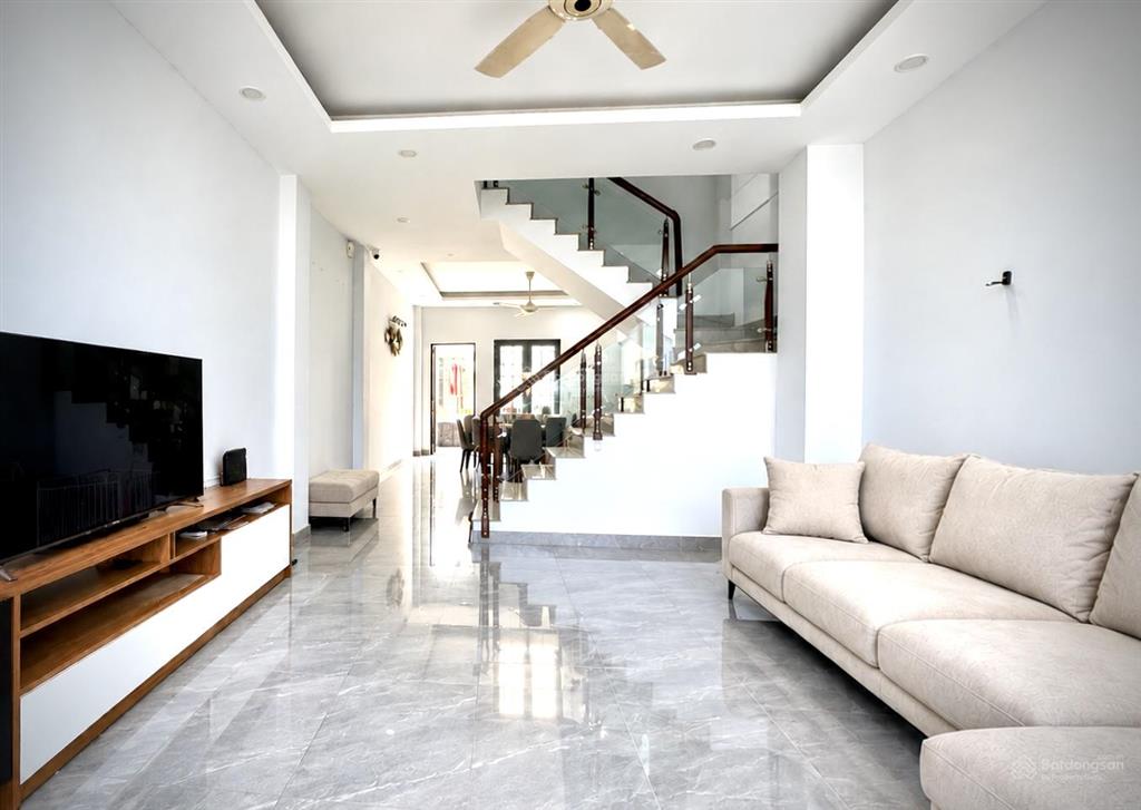 Nhà đẹp 4 tầng 72m2 4pn  đường nhựa 10m, nội thất cao cấp  cách himlam 90m  chỉ 10 tỷ tl