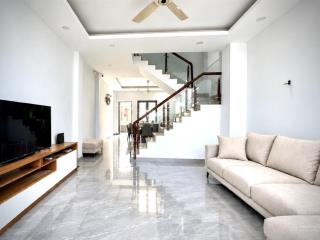 Nhà đẹp 4 tầng 72m2 4pn  đường nhựa 10m, nội thất cao cấp  cách himlam 90m  chỉ 10 tỷ tl