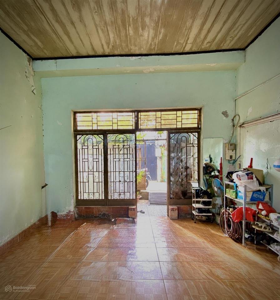 Bán đất tặng nhà 161m2 ngang 7m  sát mặt tiền, tiện xây mới  cách cầu nguyễn khoái 150m  9.5 tỷ