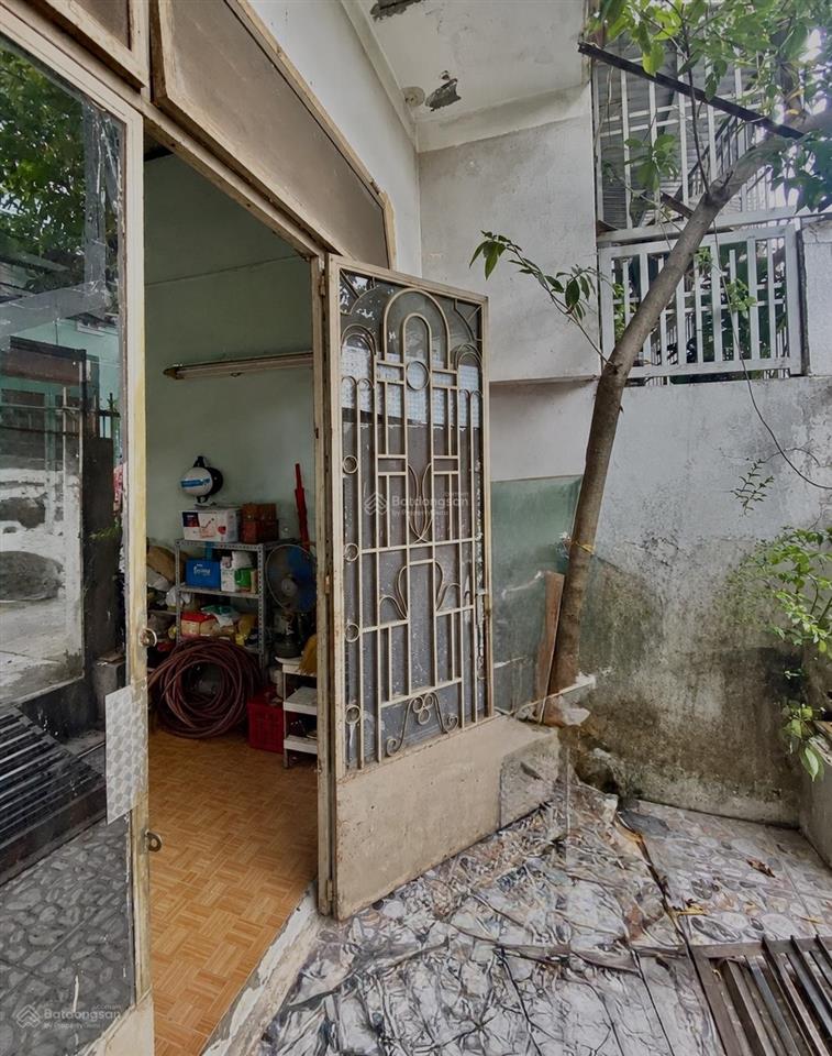 Bán đất tặng nhà 161m2 ngang 7m  sát mặt tiền, tiện xây mới  cách cầu nguyễn khoái 150m  9.5 tỷ