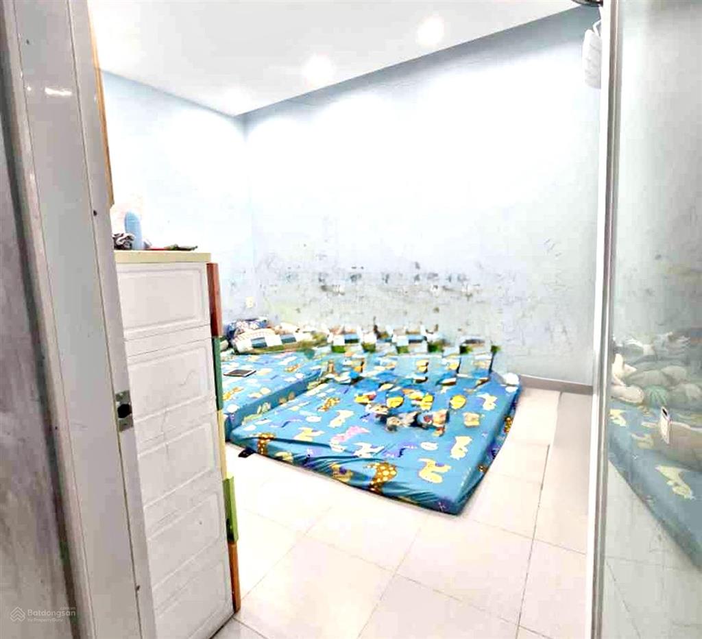 Bán đất tặng nhà  ngay ca p.phú thuận  109m2, ngang 8.1m  70m ra bãi ôtô, nhỉnh 8 tỷ