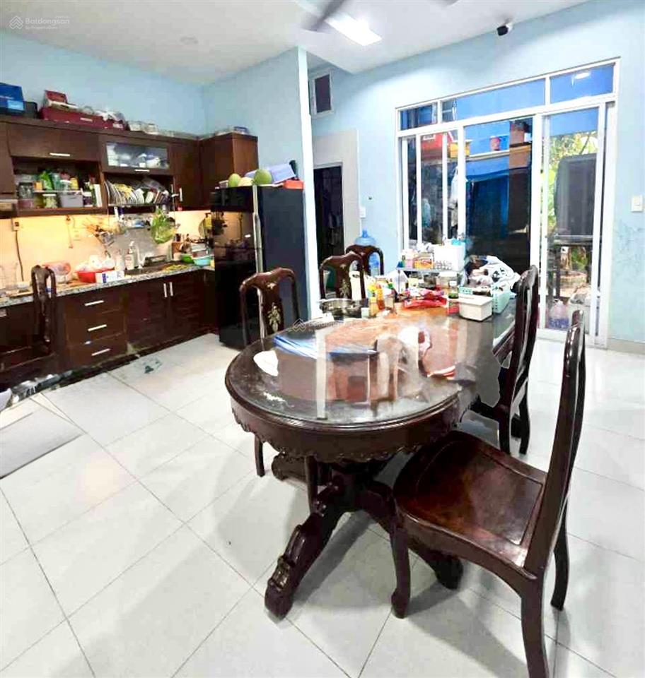 Bán đất tặng nhà  ngay ca p.phú thuận  109m2, ngang 8.1m  70m ra bãi ôtô, nhỉnh 8 tỷ