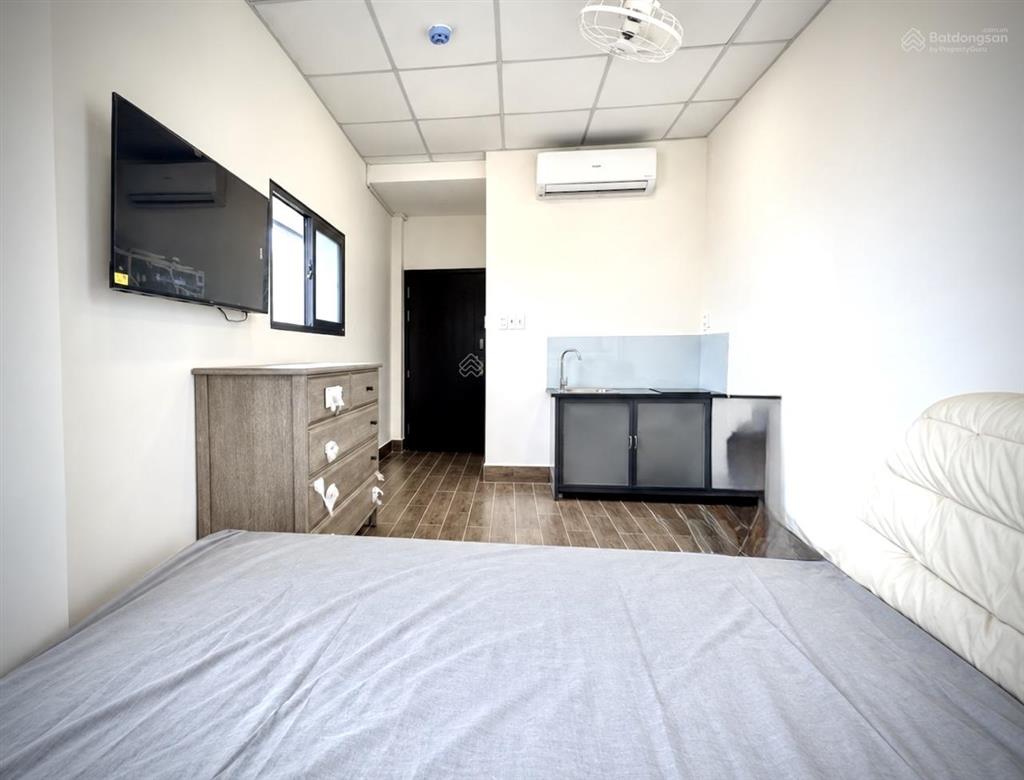 6.6 tỷ  nhà đẹp 4 tầng 64m2 làm chdv 8pn full nội thất  dòng tiền 52tr/tháng, cách chợ tân mỹ 70m