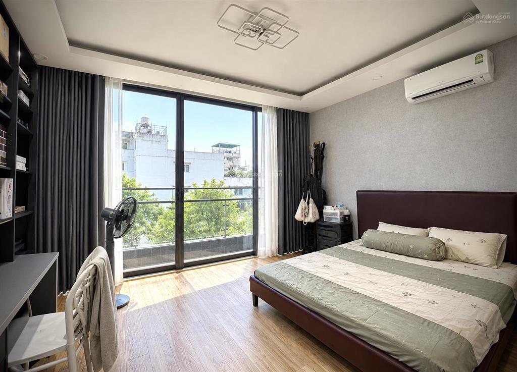 Mặt tiền kinh doanh 5 tầng 90m2 4pn  bùi văn ba  nội thất cao cấp, ngang 4.5m  chỉ 10 tỷ tl