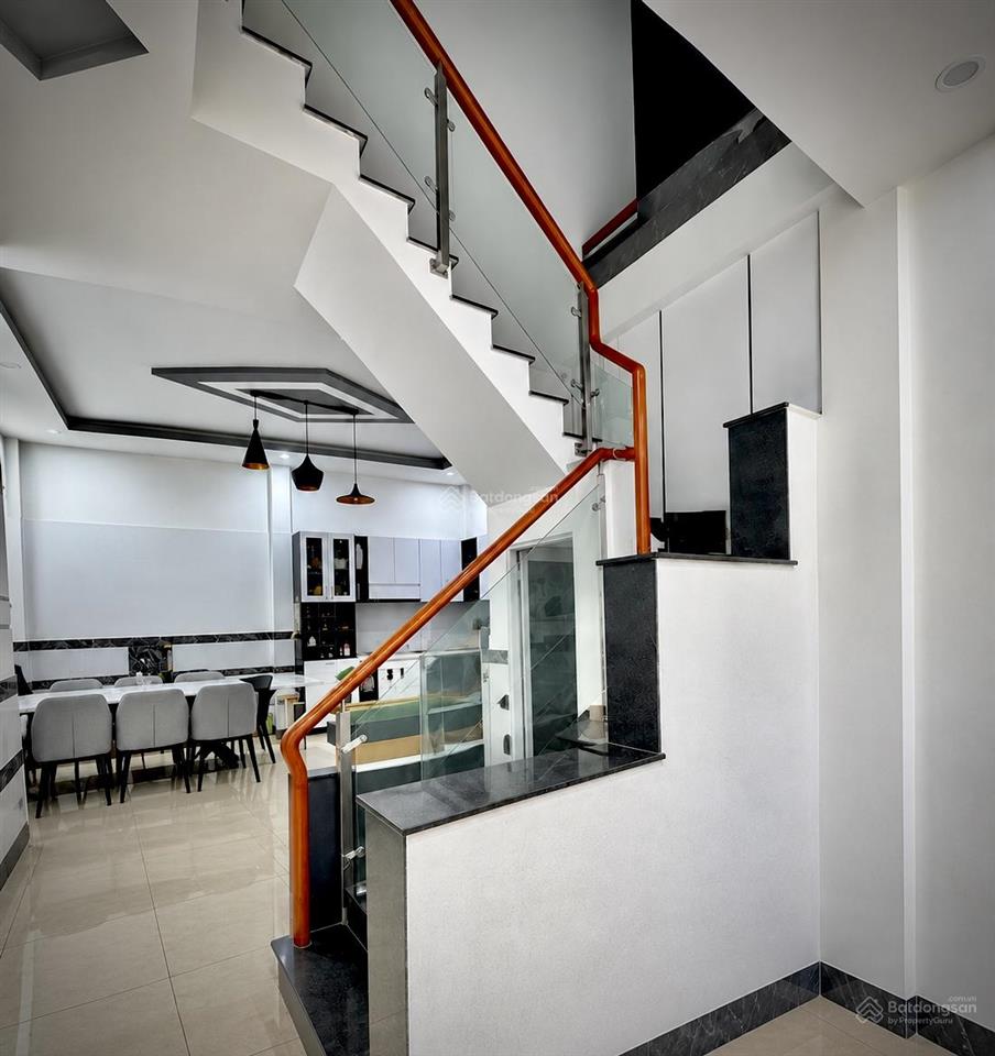 Mặt tiền kinh doanh 5 tầng 90m2 4pn  bùi văn ba  nội thất cao cấp, ngang 4.5m  chỉ 10 tỷ tl