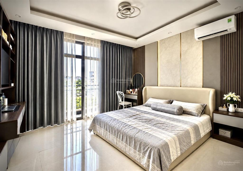 Mặt tiền kinh doanh 5 tầng 90m2 4pn  bùi văn ba  nội thất cao cấp, ngang 4.5m  chỉ 10 tỷ tl