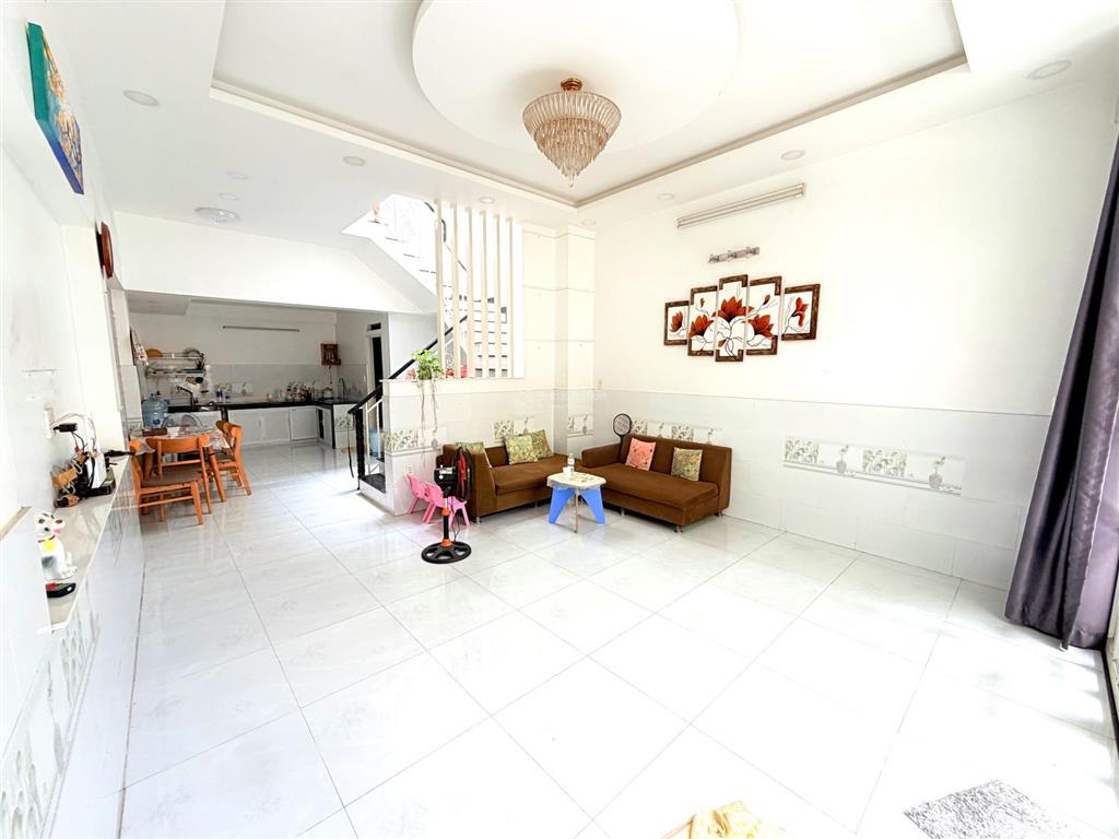 Nhà đẹp 2 tầng 59m2 3pn ngang 4.8m, p.tân hưng  mới ở ngay, cách cầu nguyễn khoái 95m  chỉ 5.3 tỷ