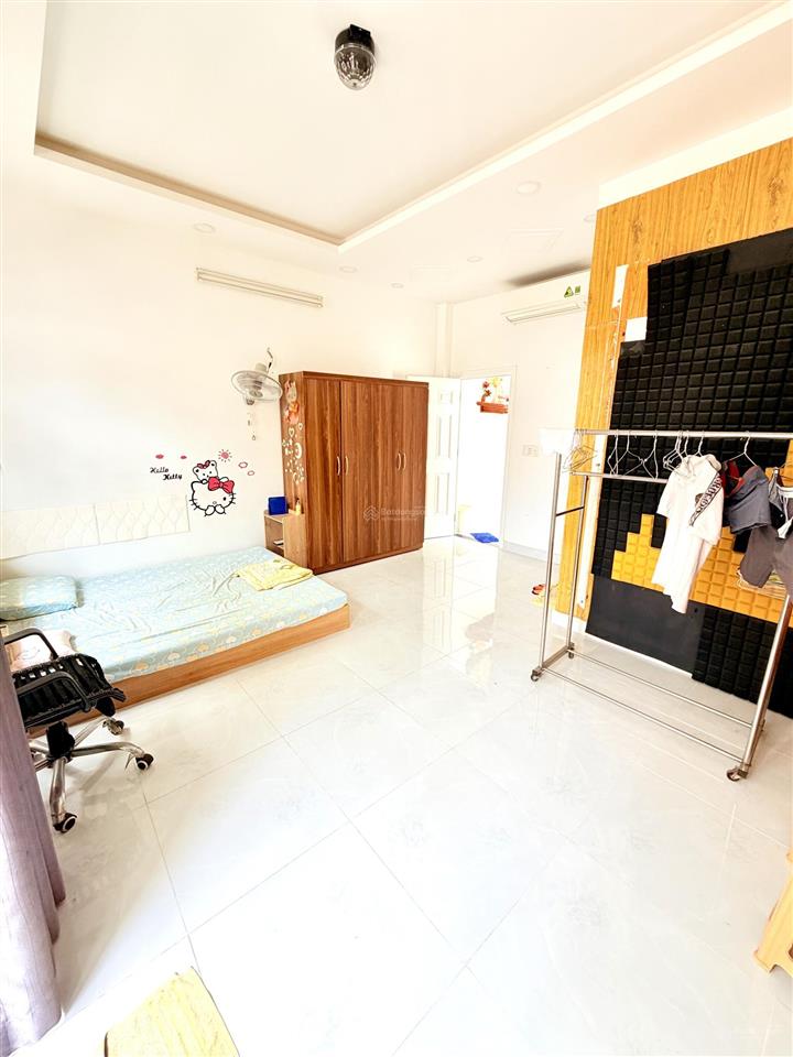Nhà đẹp 2 tầng 59m2 3pn ngang 4.8m, p.tân hưng  mới ở ngay, cách cầu nguyễn khoái 95m  chỉ 5.3 tỷ