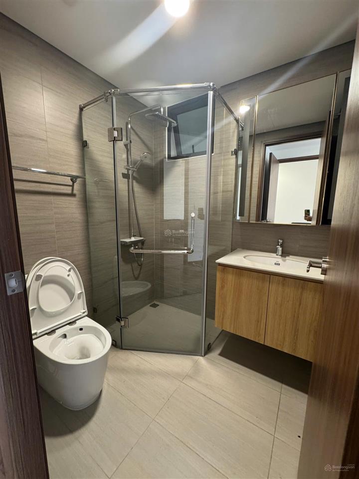 Cần bán gấp chcc akari, 73.2m2, ban công đông nam, có hd thuê, giá chỉ 5.8 tỷ tl bao thuế phí