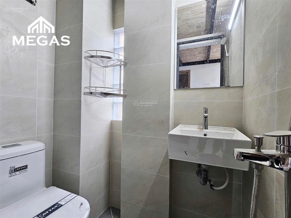 Căn hộ mới 100% ban công | tiện nghi ngay ngã tư bốn xã