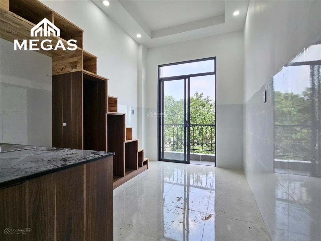 Căn hộ mới 100% ban công | tiện nghi ngay ngã tư bốn xã