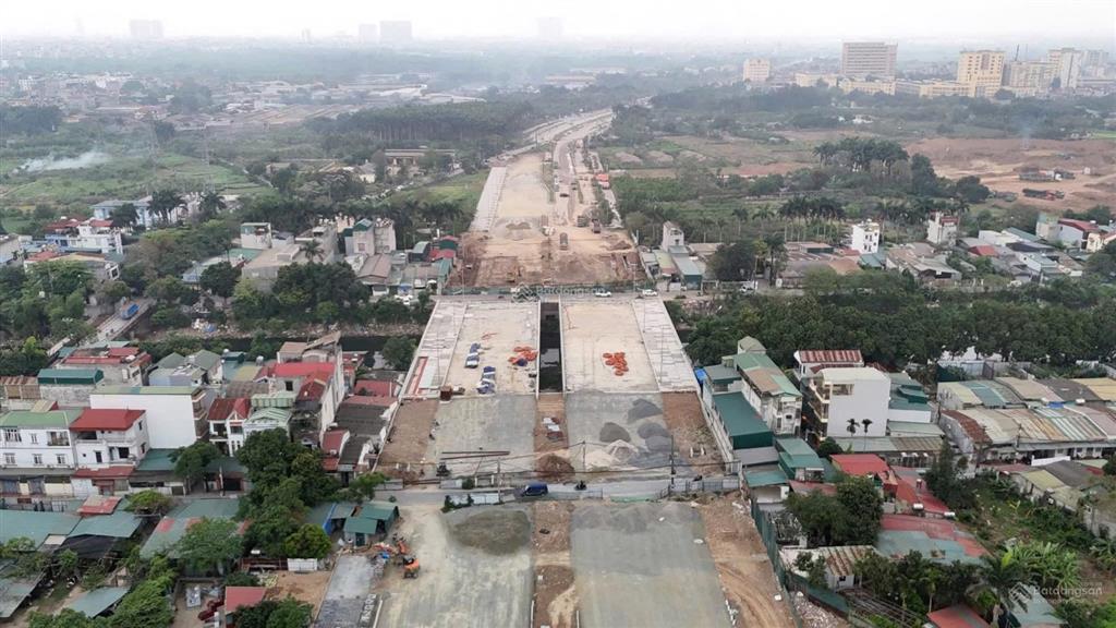 Lãi suất giảm, hạ tầng phía tây hồ bứt phá, đâu là cơ hội?