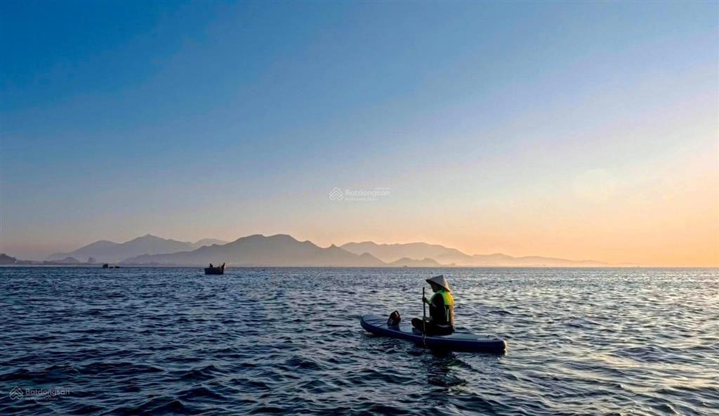 Nhà gần biển chủ bán gấp, bãi tắm bình sơn ninh chữ cách vài trăm met. giá hợp lý đầu tư