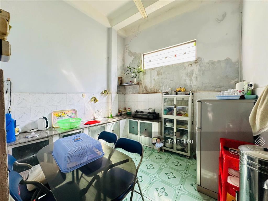 Cần bán gấp giảm sâu 6,9 tỷ  nhà 3 tầng mt đường lạc long quân kiên cố giá đầu tư . lvcc