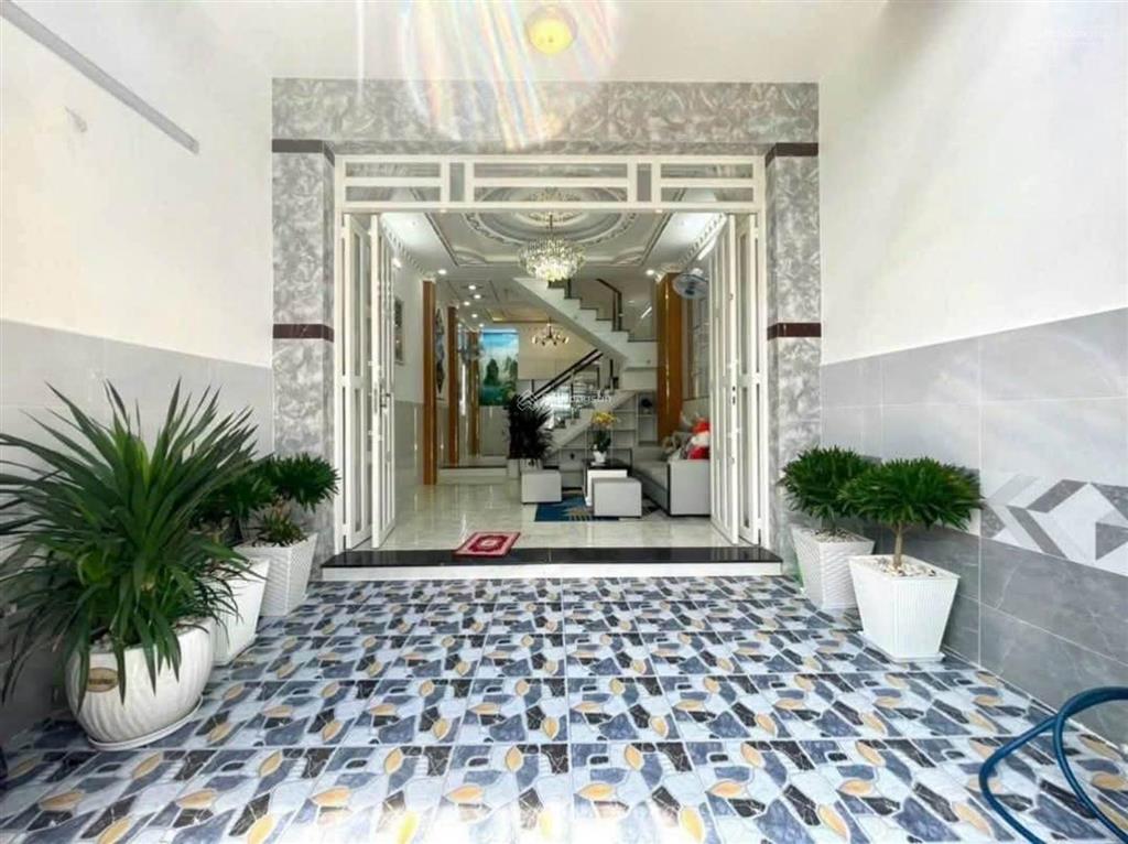 Nhà riêng đẹp xuất sắc bán gấp tại kdc phú xuân, 4,9 tỷ, 52,5m2