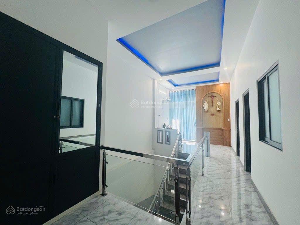 Bán nhà mặt tiền vị trí đẹp hiếm nhà bán