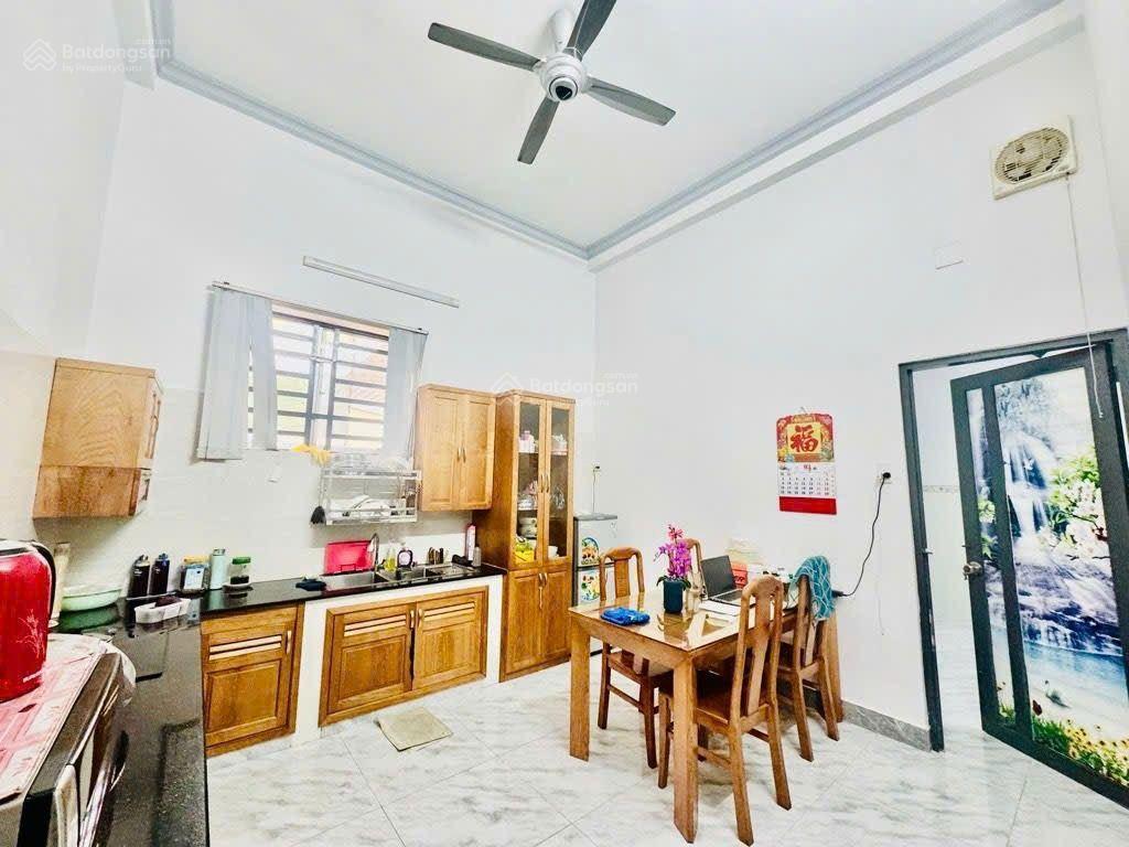 Bán nhà mặt tiền vị trí đẹp hiếm nhà bán