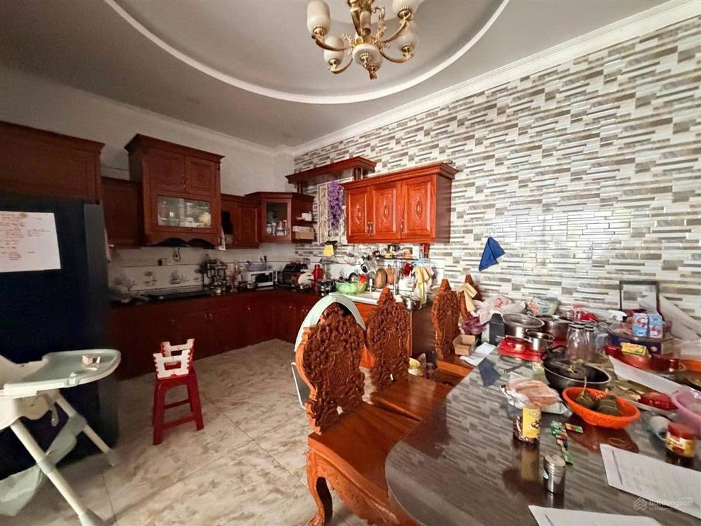Nhà đẹp giá rẻ gần global city