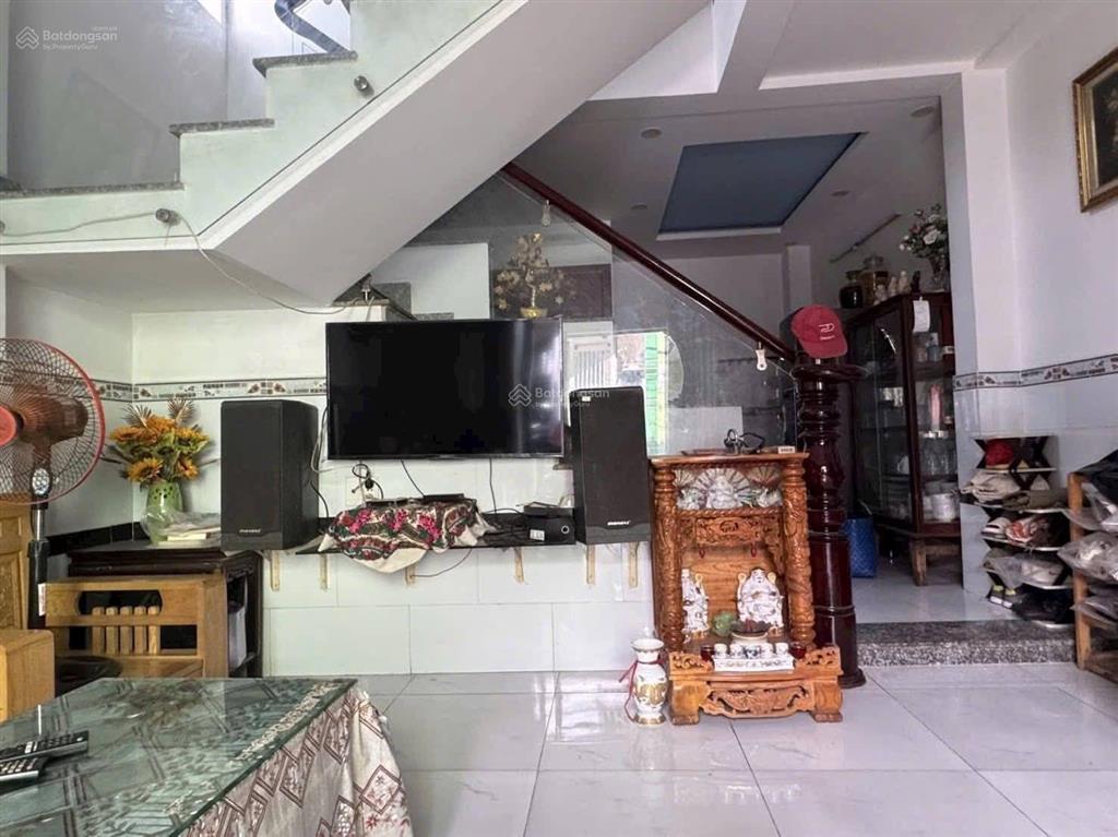 64m2ngang 5,5mhẻm 6m long trường chỉ 4,7 tỷ