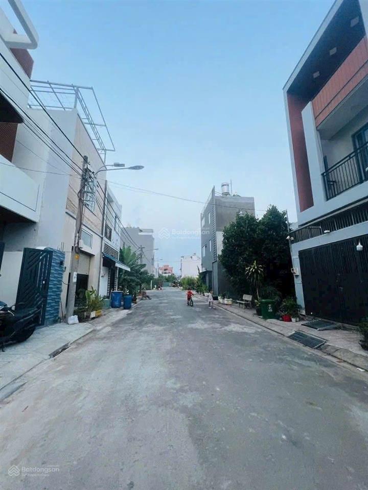 Bán nhà 3pnsân thượnghẻm xe hơi thônggần đại học luật