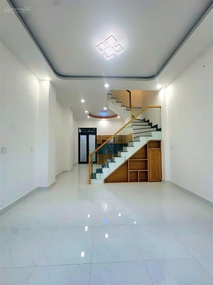 Bán nhà 3pnsân thượnghẻm xe hơi thônggần đại học luật