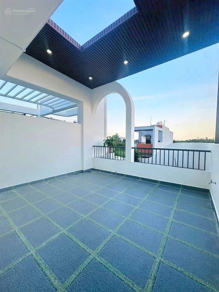 Bán nhà 3pnsân thượnghẻm xe hơi thônggần đại học luật