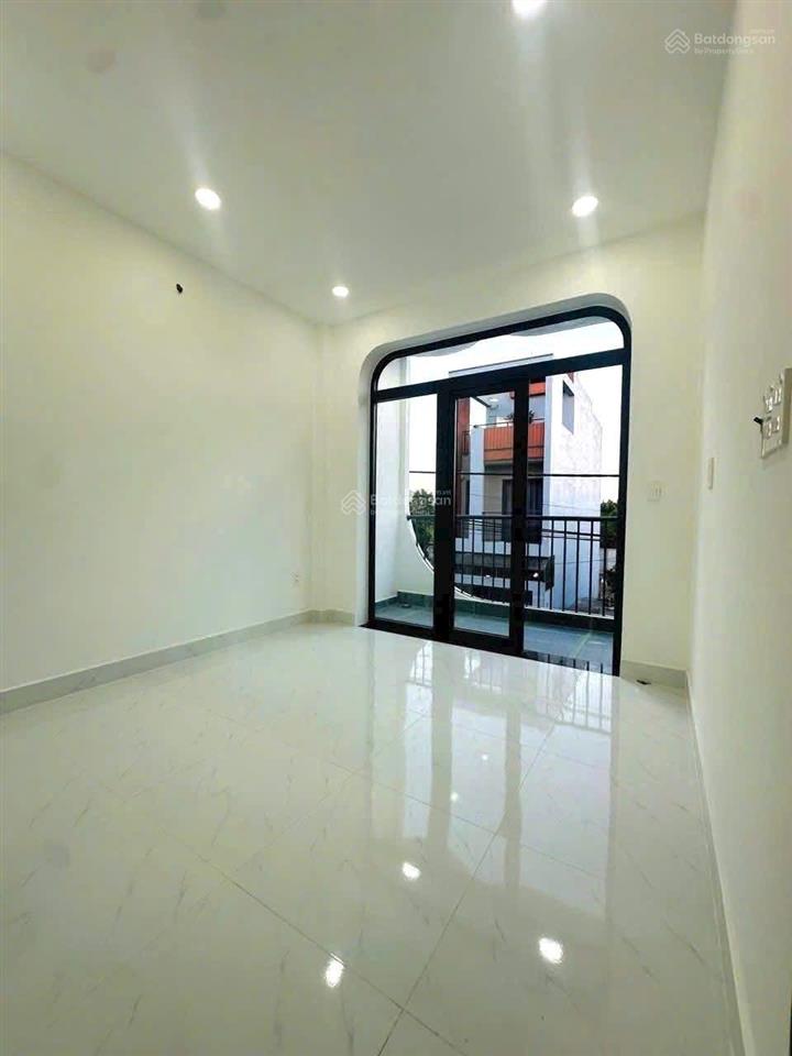 Bán nhà 3pnsân thượnghẻm xe hơi thônggần đại học luật