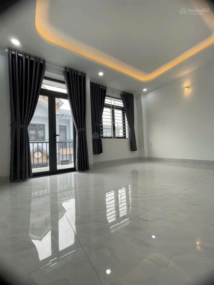 Bán nhà 4pn,sân thượng,giếng trời,hẻm xe hơinhỉnh 5tỉ