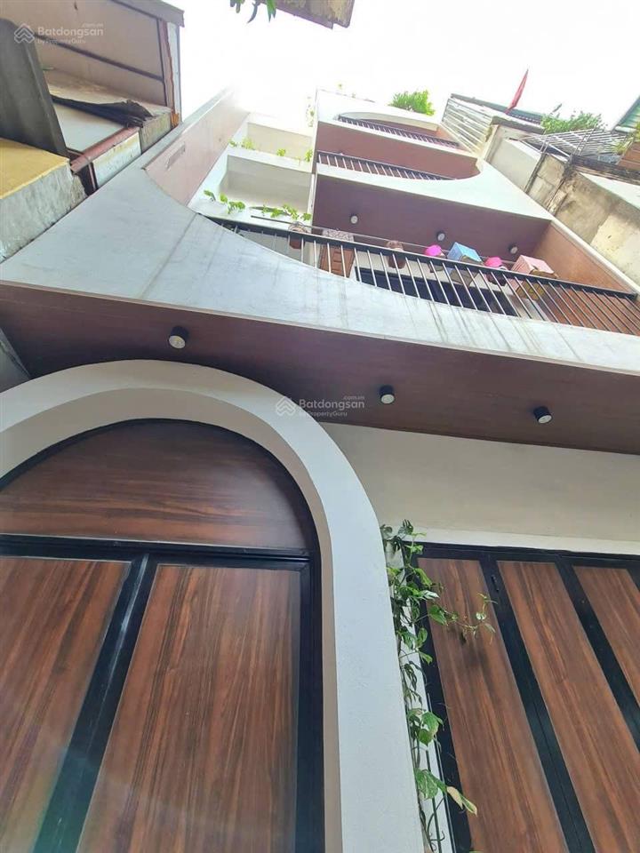 Cần bán nhà phố vạn phúc , dt 70m2 * 6t  mt 3,9m . ngõ thông, gần phố, thang máy .