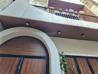 Cần bán nhà phố vạn phúc , dt 70m2 * 6t  mt 3,9m . ngõ thông, gần phố, thang máy .