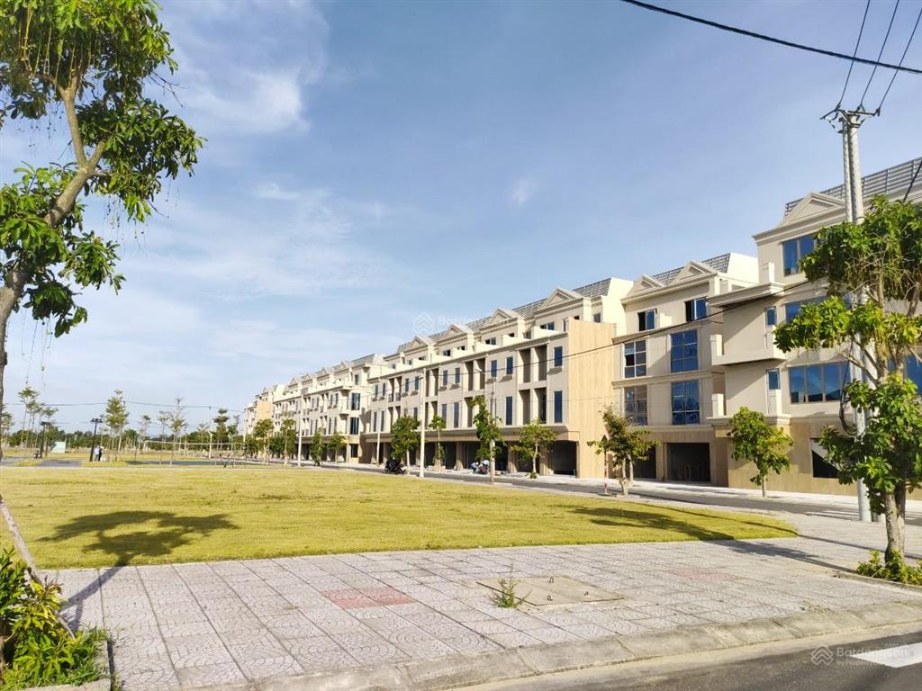 Kđt ngọc dương mở rộng, đường 10m5 trục thông ra đường biển và sông cổ cò. giá chỉ 2 tỷ 9