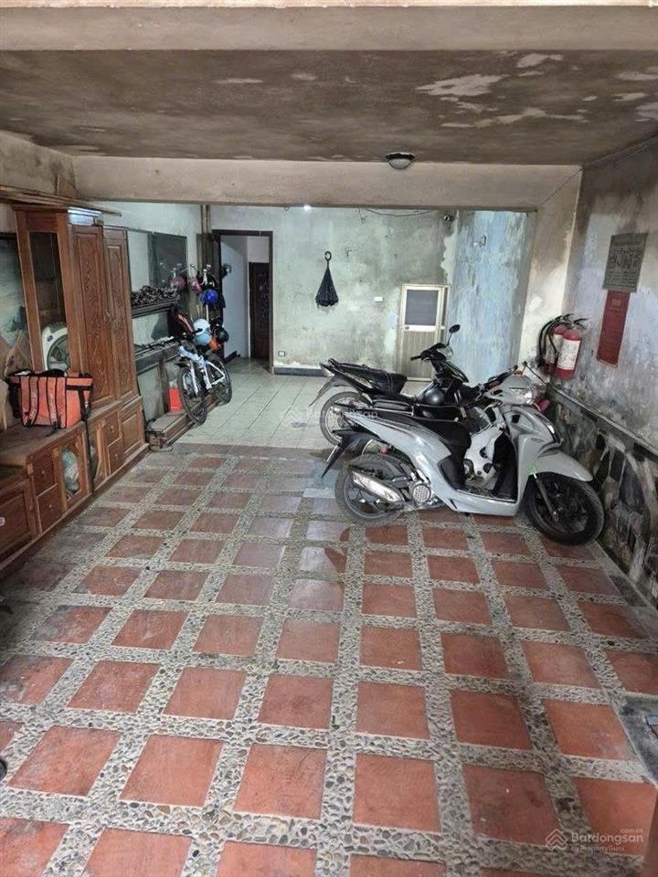 Bán nhà mặt phố đường bưởi  kinh doanh  vỉa hè  33 tỷ  83m  cho thuê 100tr/ tháng