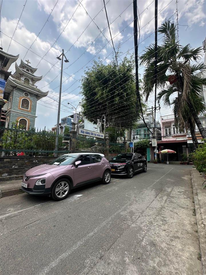 Giáo xứ sơn kỳ  hẻm xe hơi. đường tân kỳ tân quý  ngay eaon đi bô qua sắm đồ  69 m2..