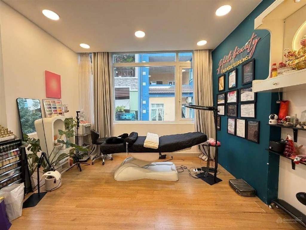 Giáo xứ sơn kỳ  hẻm xe hơi. đường tân kỳ tân quý  ngay eaon đi bô qua sắm đồ  69 m2..