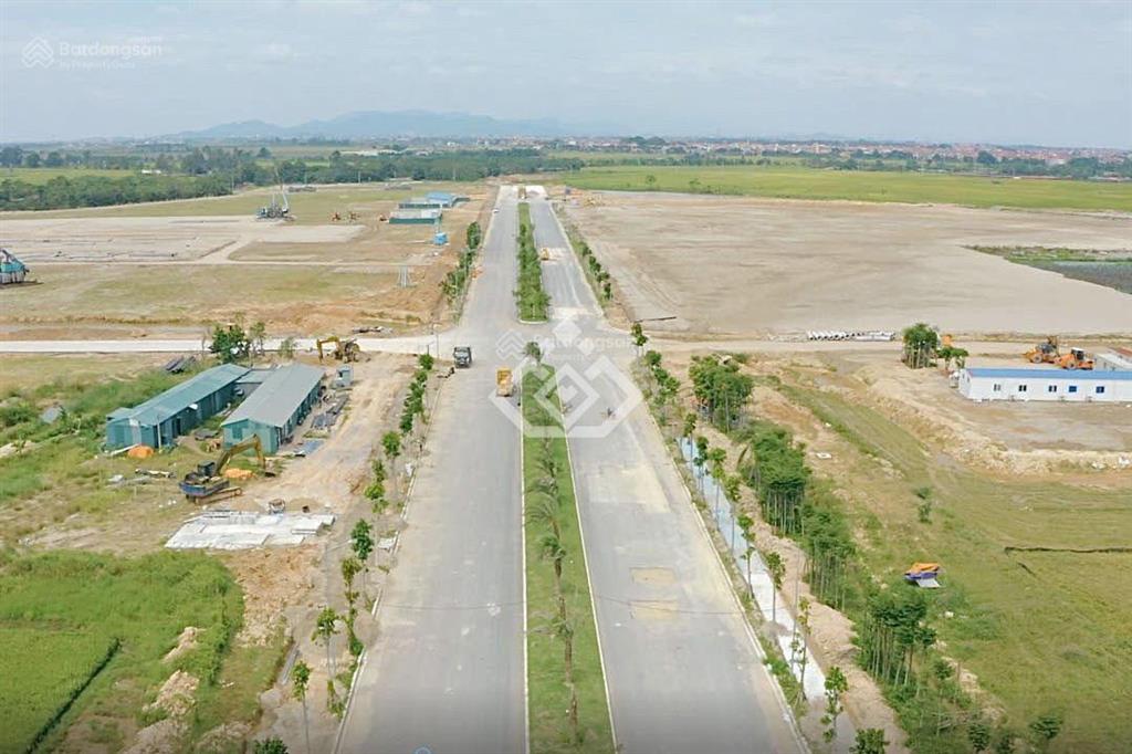 Lô đất công nghiệp 10.000m2 bám ql37, san lấp sẵn, bàn giao ngay