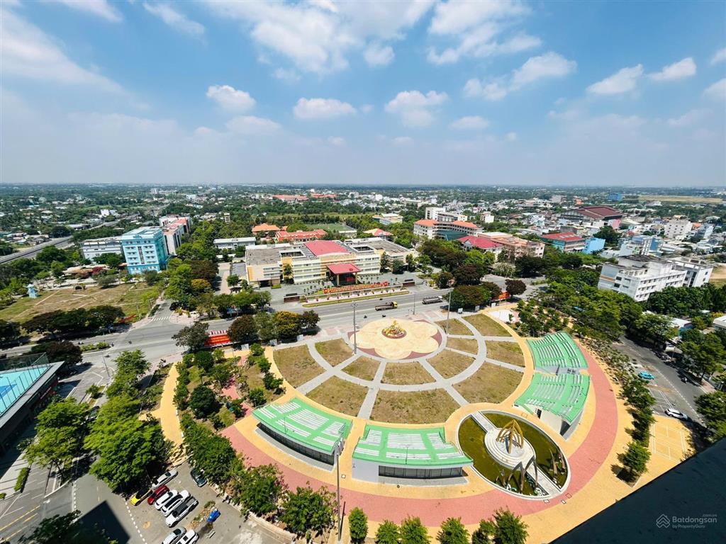 Bán căn 114m2 view công viên tầng đẹp + giá 4.640 tỷ (102%) sổ hồng sẵn