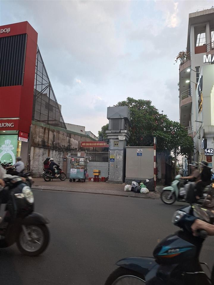 Nhà hẻm xe hơi ngay sát đường nguyễn an ninh