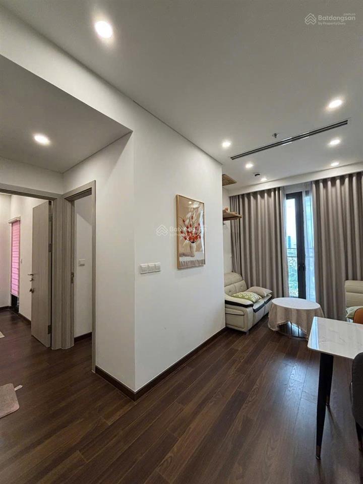 Cho thuê căn hộ 2pn2vs full đồ vinhomes smart city