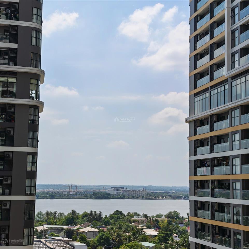 Cần cho thuê căn 2pn full nội thất the beverly