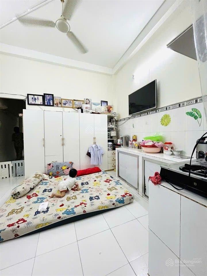 ( ngộp ) [quận 7 ] xe hơi thông  cạnh chung cư ecoren