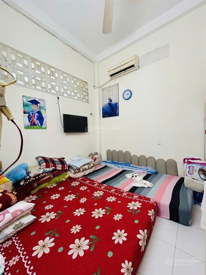 ( ngộp ) [quận 7 ] xe hơi thông  cạnh chung cư ecoren