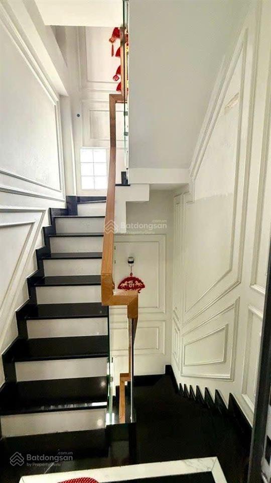 Mặt tiền đường số quận 4, chỉ nhỉnh 5 tỷ