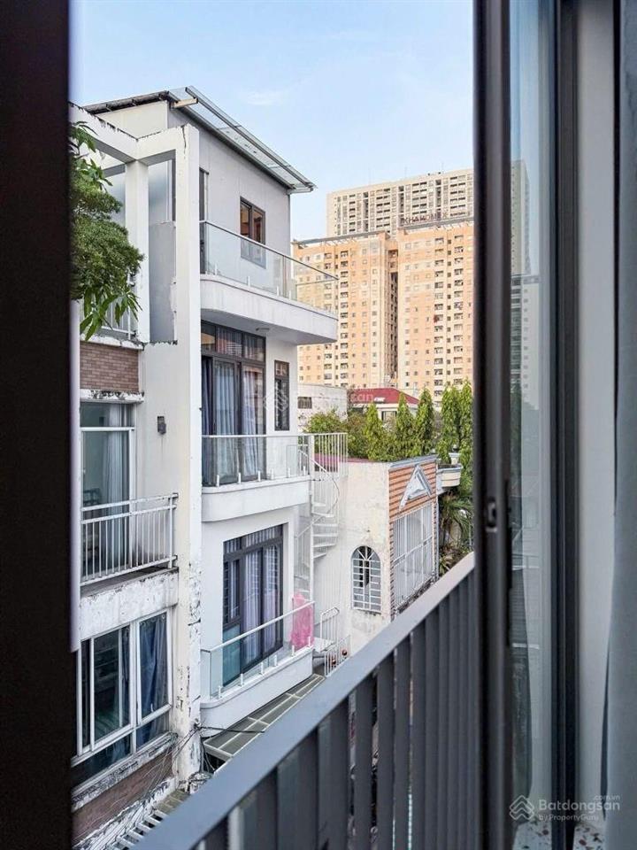 4,5 * 13 cạnh quận 1 toà biệt thự mini 2 mặt tiền kdc đồng bộ.