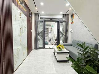 3 tỷshr lý phục man hẻm xe hơi
